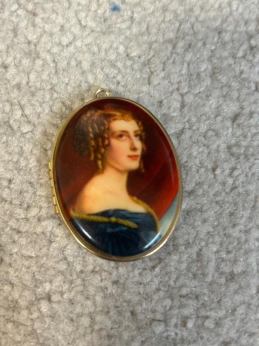 Buy & Sell Brooklands Milton Milton Keynes - Photos for Vintage locket