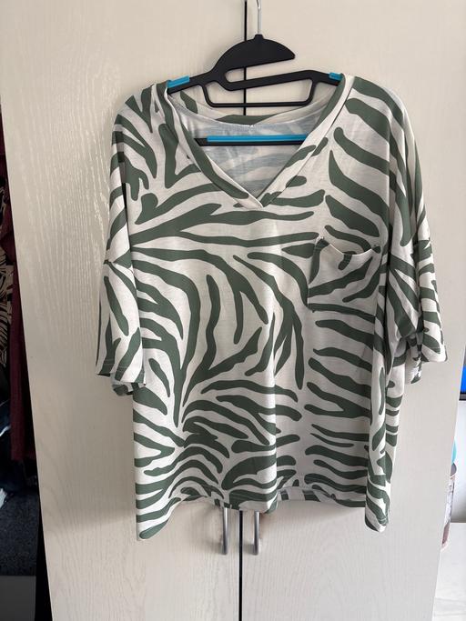 Buy & Sell Woodsetton Dudley - Photos for Ladies top