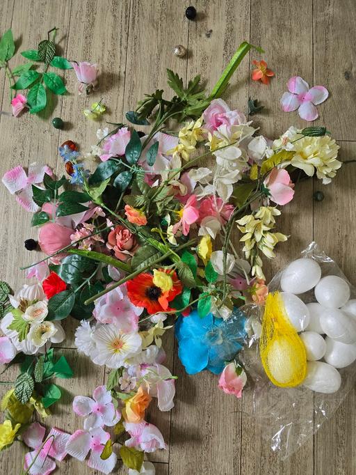 Buy & Sell Oldbury Sandwell - Photos for Flowers/foam bundle, ideal For Easter Hat