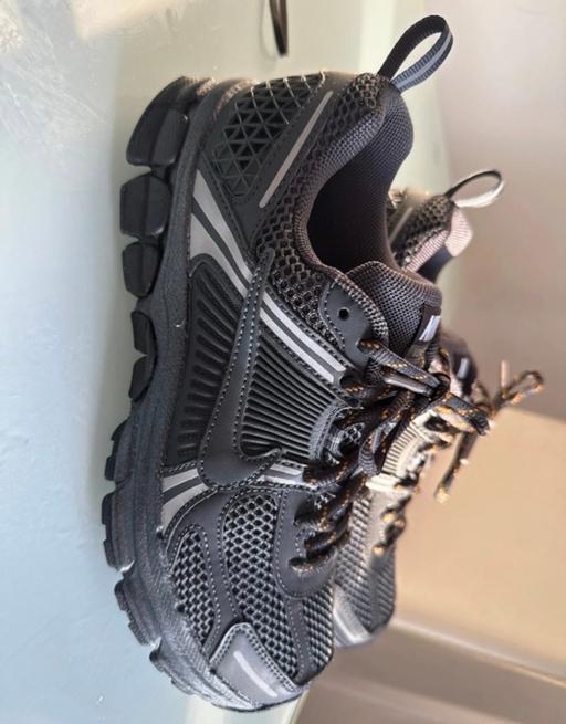 Buy & Sell Renishaw North East Derbyshire - Photos for Uk 6 Nike vomero 5