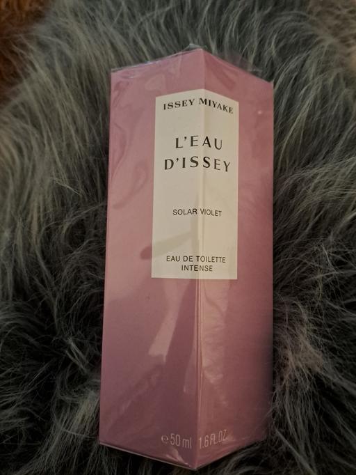 Buy & Sell Park Hill Sheffield - Photos for 50ml perfume sealed