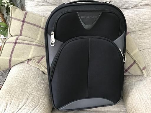 Buy & Sell Essington Wolverhampton - Photos for Suitcase 20 inch