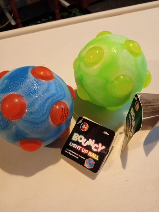 Buy & Sell Horncastle East Lindsey - Photos for 2 brand new kids LIGHT UP BALLS