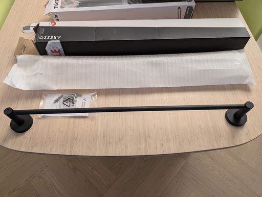 Buy & Sell Balham South West London - Photos for Towel rails