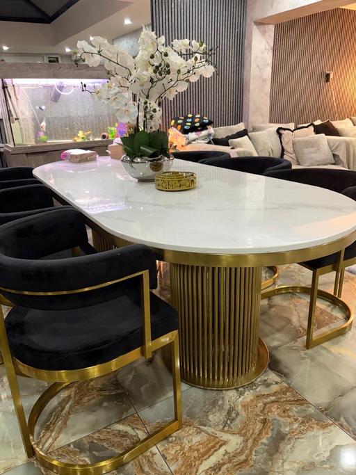 Buy & Sell West Bromwich Sandwell - Photos for Dining table and chairs