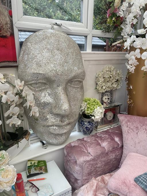 Buy & Sell Old Trafford Manchester - Photos for 1 metre silver mosaic head