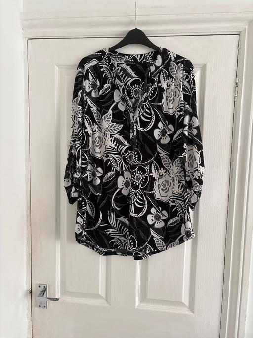 Buy & Sell Wombwell Barnsley - Photos for New Roman long top size 10/12