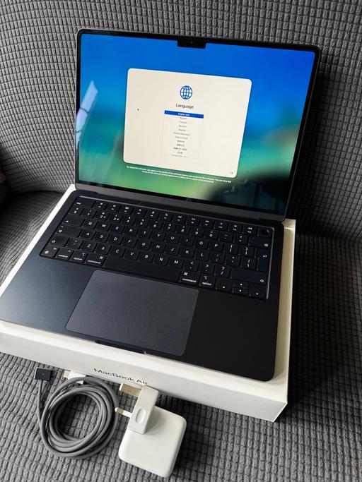 Buy & Sell Sawbridgeworth East Hertfordshire - Photos for Apple MacBook Air M3 8GB RAM 256GB SSD