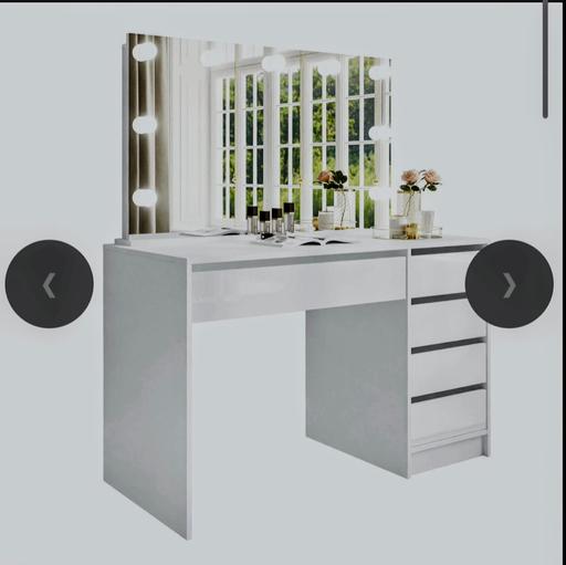 Buy & Sell Charlton South East London - Photos for vanity dresserBea