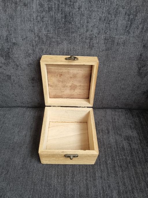 Buy & Sell Grafton Street Industrial Estate West Northamptonshire - Photos for Wooden box