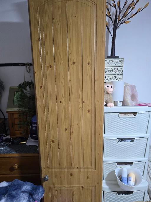 Buy & Sell Stoke Heath Bromsgrove - Photos for pine single wardrobe