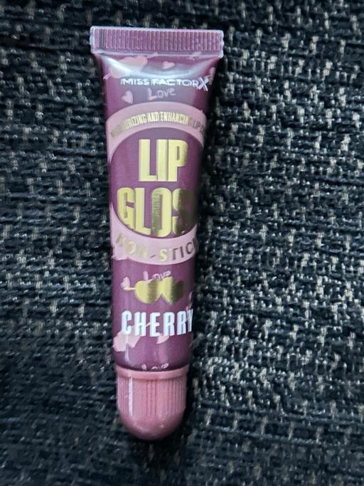 Buy & Sell Northville South Gloucestershire - Photos for Cherry lip gloss