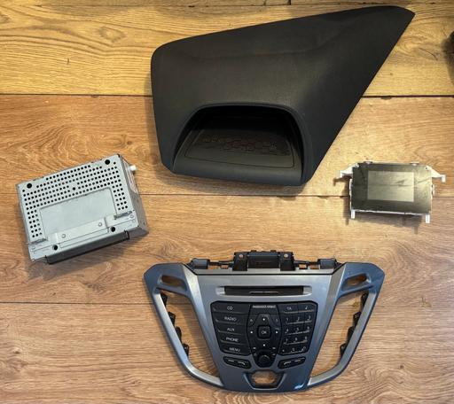 Vehicles Horley Reigate and Banstead - Photos for Transit Custom Complete Radio (2013-2018)