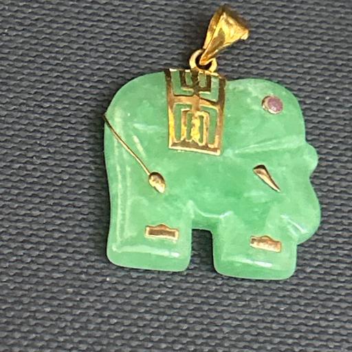 Buy & Sell Brooklands Milton Milton Keynes - Photos for Vintage jade pendant