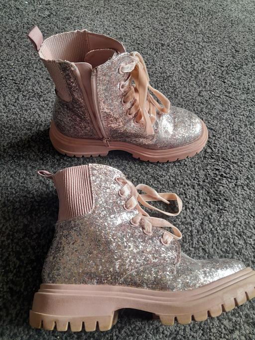 Buy & Sell Hill Top Sandwell - Photos for Girls boots