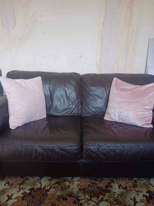 Buy & Sell Altofts Wakefield - Photos for Leather 2 seater settee.