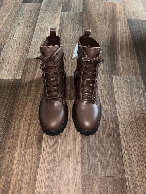 Buy & Sell Eggborough North Yorkshire - Photos for Ladies brown M&S boots BNWT size 5