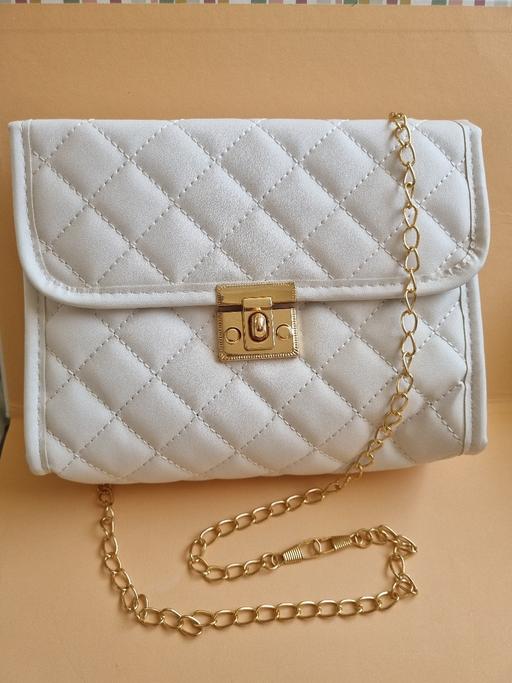 Buy & Sell Grafton Street Industrial Estate West Northamptonshire - Photos for New purse