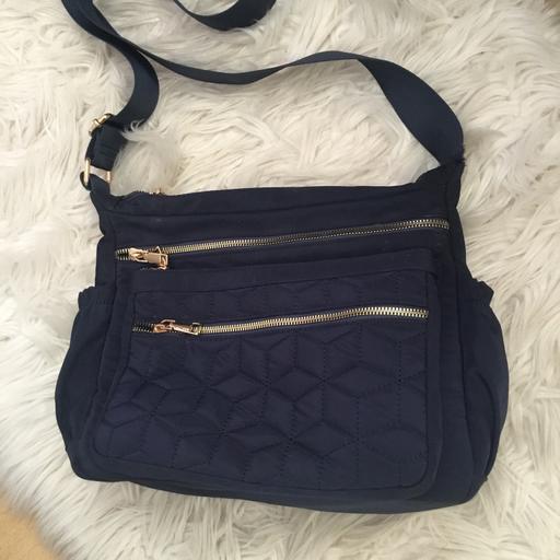 Buy & Sell Willenhall Walsall - Photos for Navy blue shoulder bag