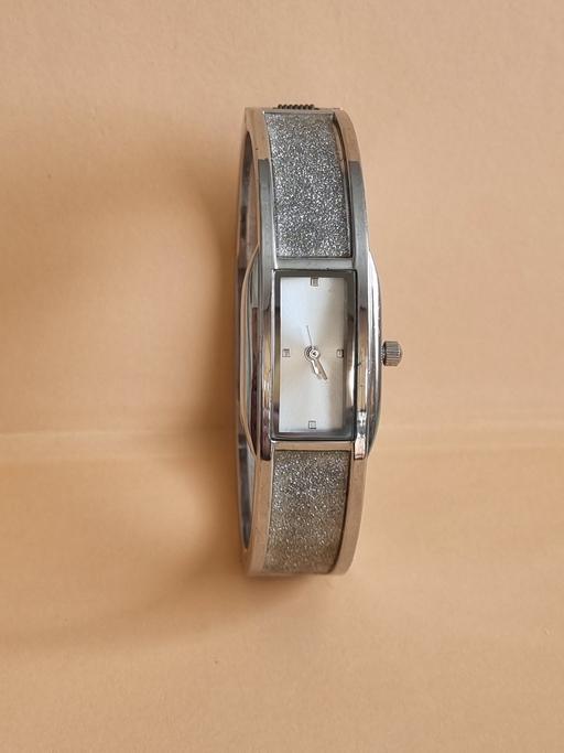 Buy & Sell Grafton Street Industrial Estate West Northamptonshire - Photos for Beautiful watch