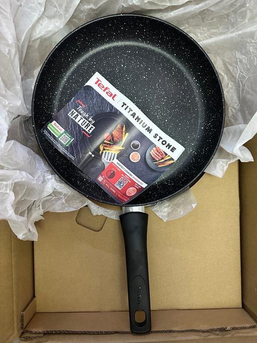 Buy & Sell Sheffield Sheffield - Photos for Tefal Titanium Stone Non-Stick Frying pan