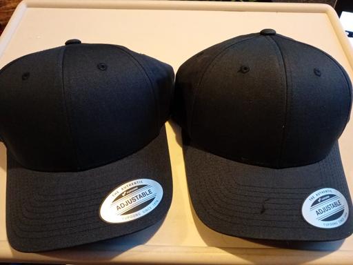 Buy & Sell Horncastle East Lindsey - Photos for 2 brand new navy blue Baseball caps