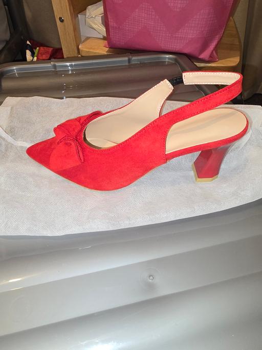 Buy & Sell Elm Park Havering - Photos for red heels size 3/4