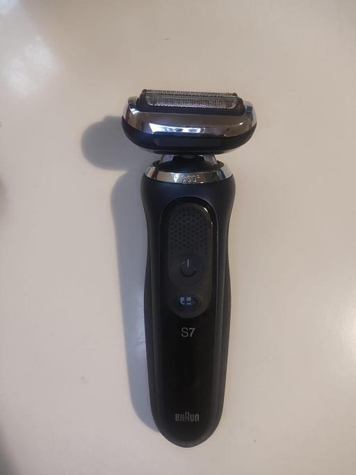 Buy & Sell Leamouth East London - Photos for Mens Braun Series 7 Shaver for sale