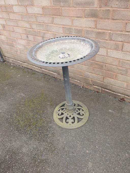 Buy & Sell Pensnett Dudley - Photos for 29 inch x 20 inch Resin Birdbath, Decent Con.