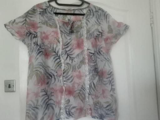 Buy & Sell Bolton-Upon-Dearne Barnsley - Photos for Ladies size 14 M&S top