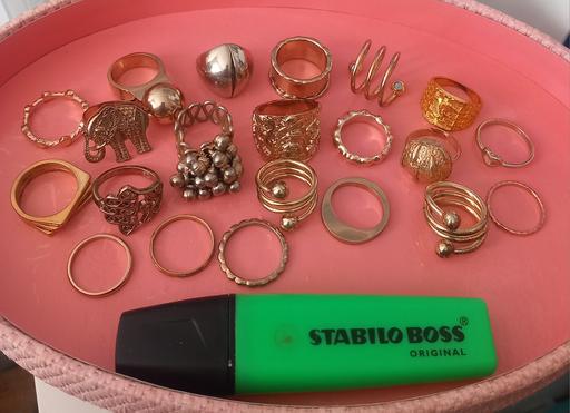 Buy & Sell Thatto Heath Saint Helens - Photos for 21 gold plated costume jewellery rings