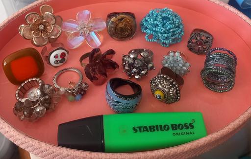 Buy & Sell Thatto Heath Saint Helens - Photos for 15 glass & crystal costume jewellery rings