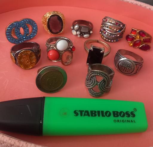 Buy & Sell Thatto Heath Saint Helens - Photos for 11 large costume jewellery rings