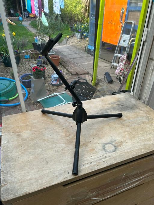 Buy & Sell Quinton Birmingham - Photos for Guitar stand