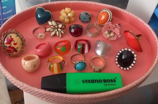 Buy & Sell Thatto Heath Saint Helens - Photos for 20 lucite celluloid statement rings