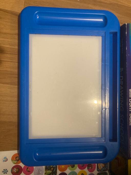 Buy & Sell Bromley Common South East London - Photos for Disney Encanto drawing table with light