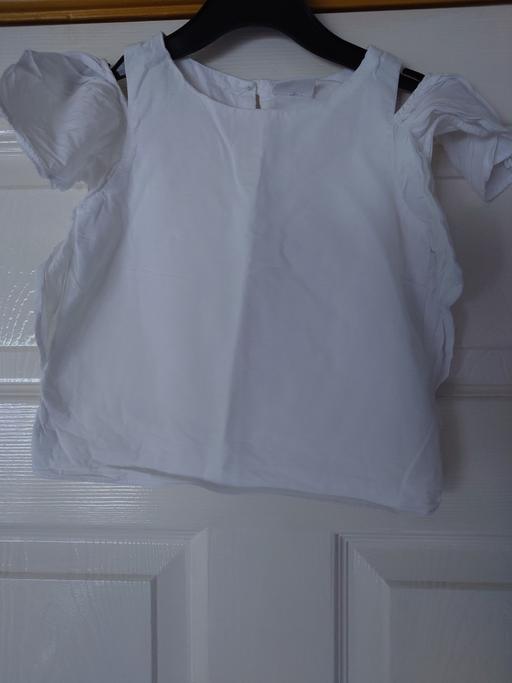 Buy & Sell Woodthorpe Charnwood - Photos for Girls plain white top size 2-3 years
