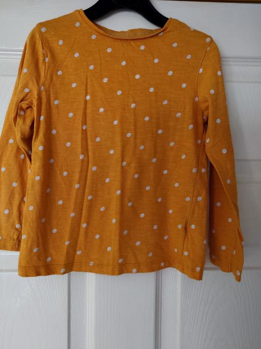 Buy & Sell Woodthorpe Charnwood - Photos for Girls yellow spotty top size 4-5 years