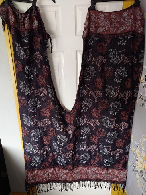 Buy & Sell Woodthorpe Charnwood - Photos for Women's large patterned shawl