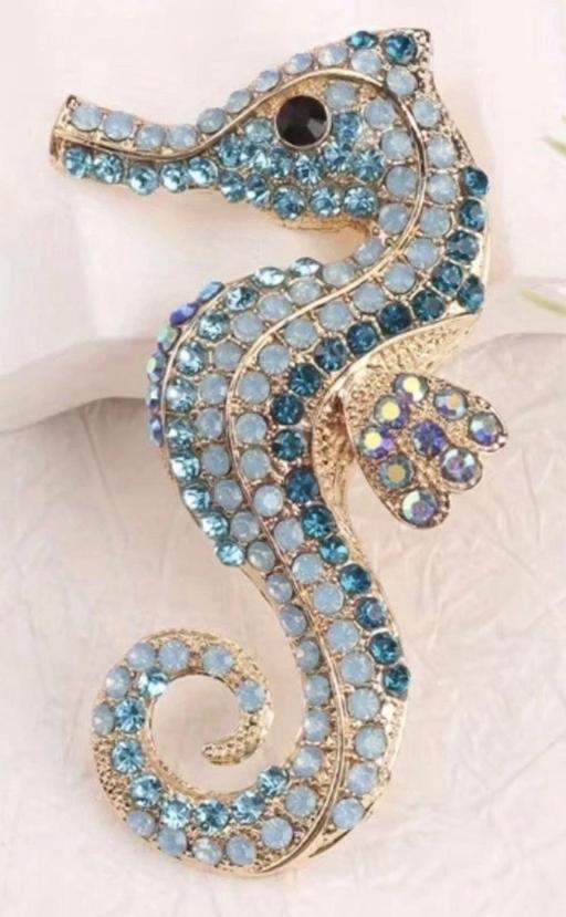 Buy & Sell Ocean Village Southampton - Photos for Stunning aqua sea horse brooch