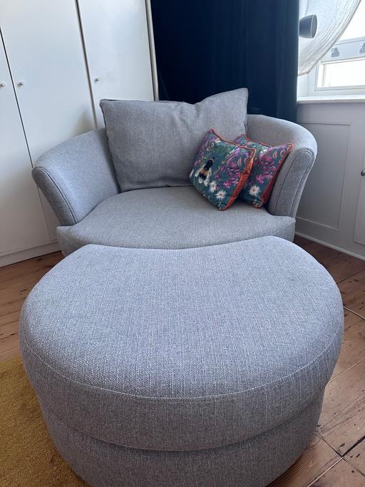 Buy & Sell Hastings Town Centre Hastings - Photos for Winson large swivel chair - used