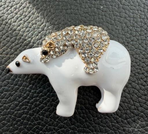 Buy & Sell Ocean Village Southampton - Photos for Mummy polar bear carrying baby brooch