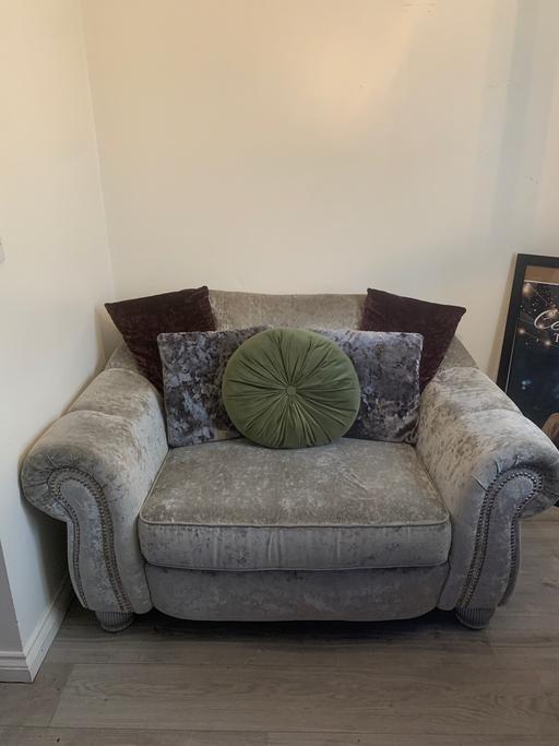 Buy & Sell Bletchley Milton Keynes - Photos for Small one seat sofa / armchair