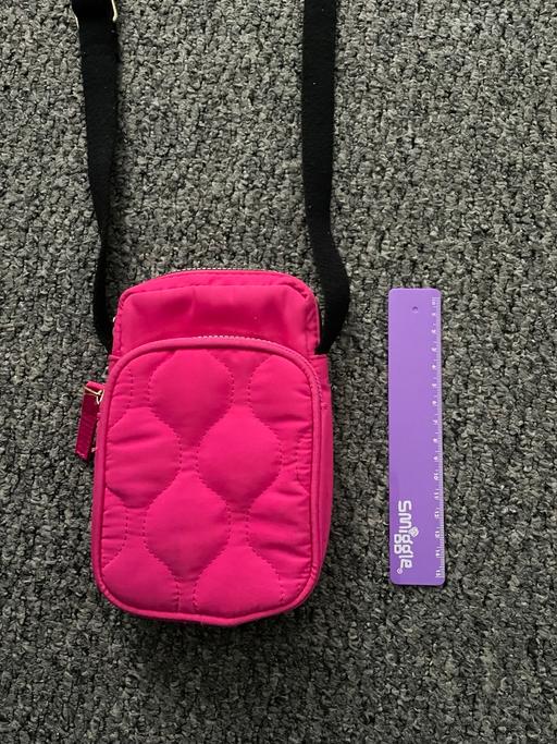 Buy & Sell Sefton Park Liverpool - Photos for Girls crossbody hot pink primark phone bag