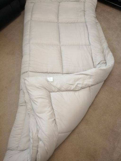 Buy & Sell Heath Town Wolverhampton - Photos for New large Sunshine duvet throw
