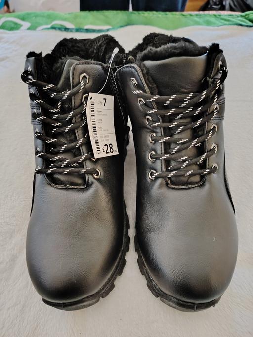 Buy & Sell Trowbridge Wiltshire - Photos for NEW ladies boots size 7