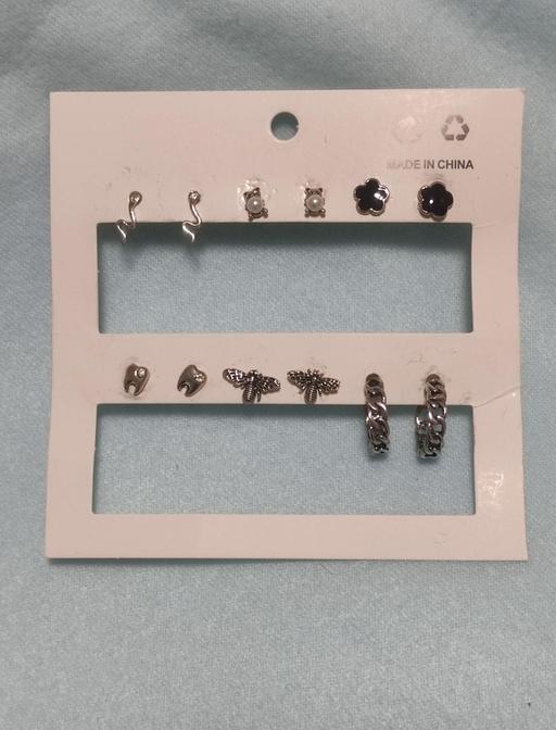 Buy & Sell Grafton Street Industrial Estate West Northamptonshire - Photos for New earrings