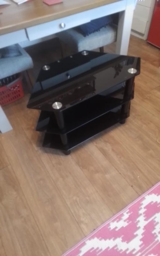 Buy & Sell Swinley Wigan - Photos for 2 TV UNITS