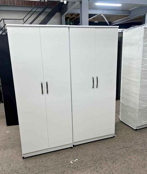 Buy & Sell Charing Cross Central London - Photos for 4 door Wardrobe