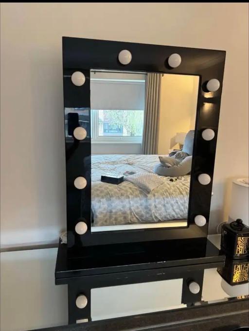 Buy & Sell Great Glen Harborough - Photos for Hollywood Black Vanity Mirror with Lights